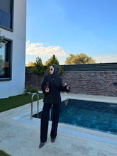 Midnight Poise – Otriş Detaylı Blazer Ceket