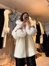 Snow Whisper- Yılan Derisi Panço