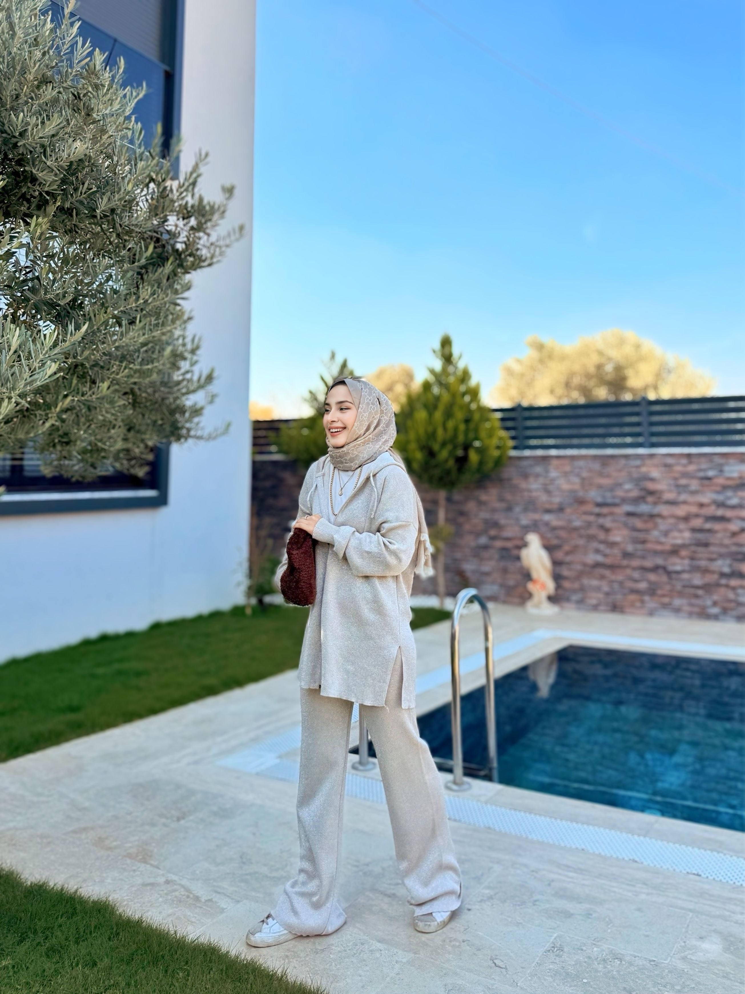Golden Haze – Kapüşonlu Simli Takım