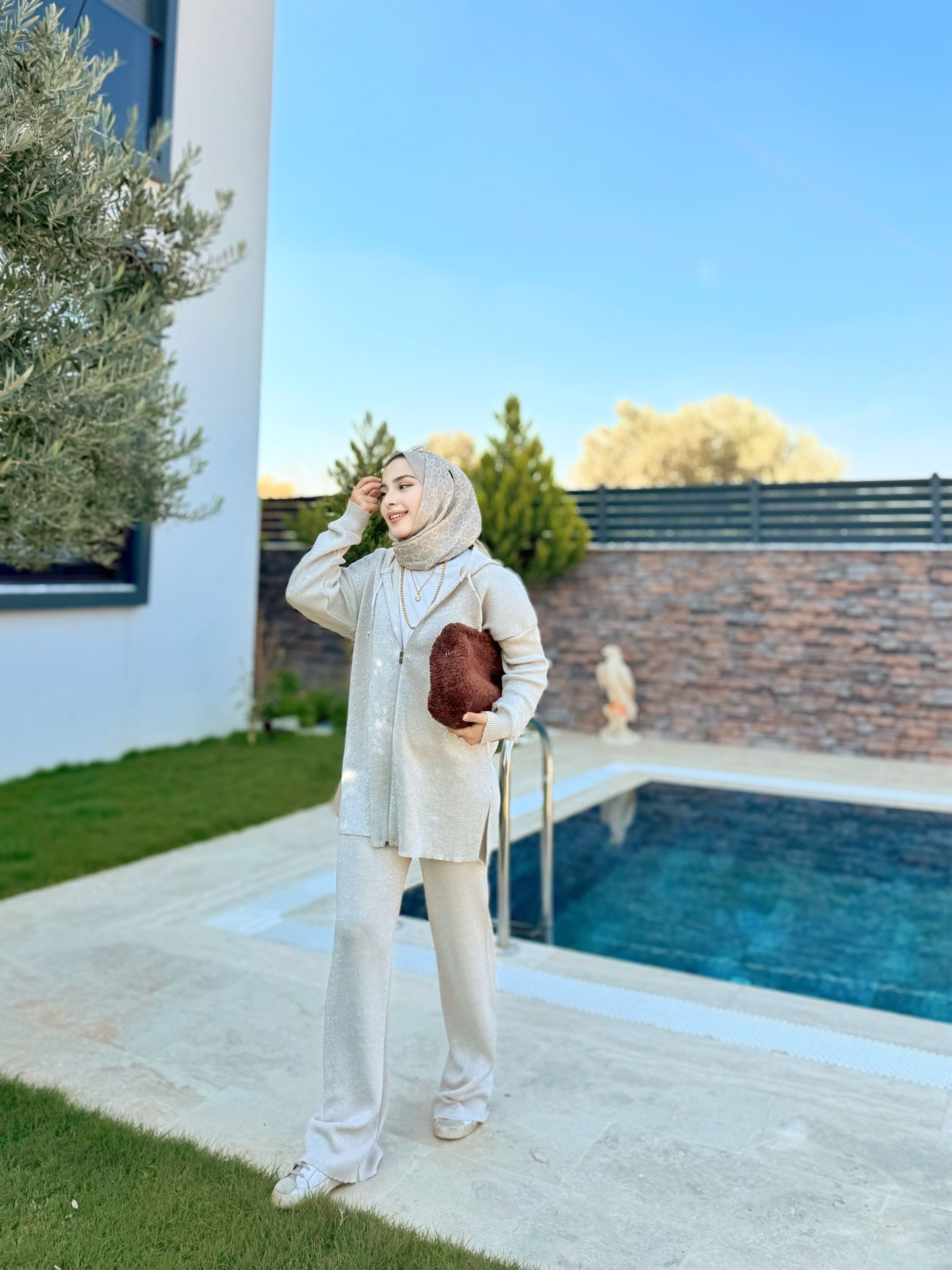 Golden Haze – Kapüşonlu Simli Takım