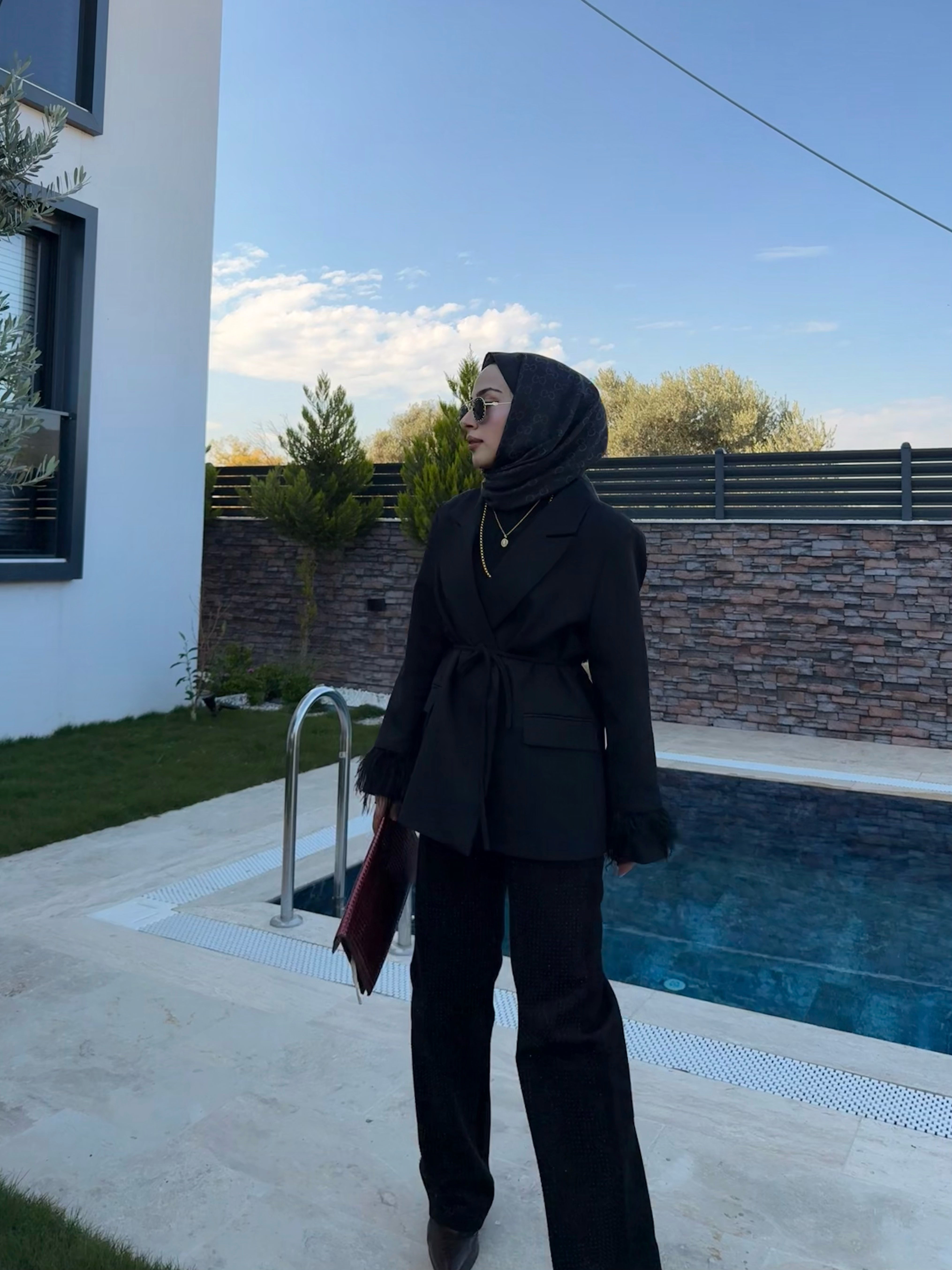 Midnight Poise – Otriş Detaylı Blazer Ceket