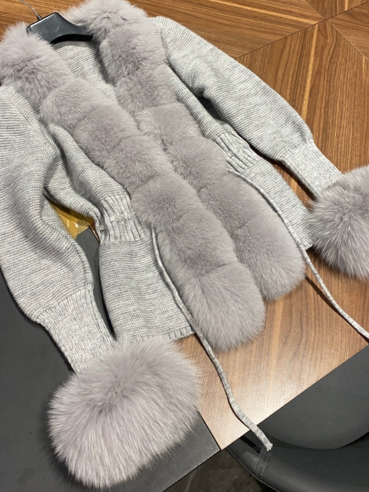 Fur Charm Gri- Premium Tilki Kürkü Hırka