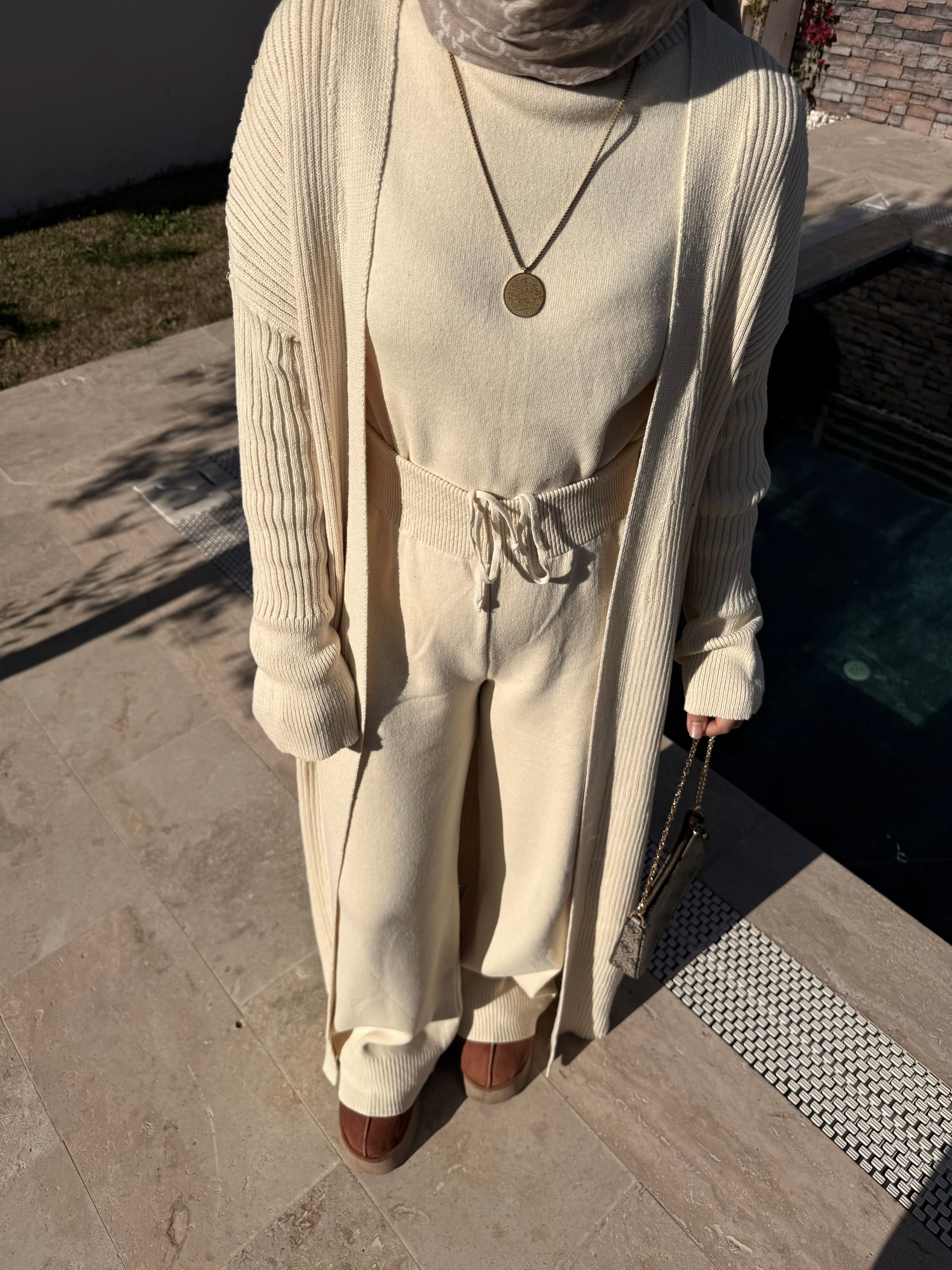 Écru Luxe – Üçlü Triko Takım